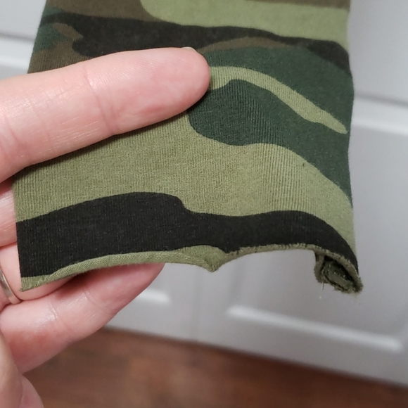 TNA Aritzia Camo Leggings - Picture 2 of 5